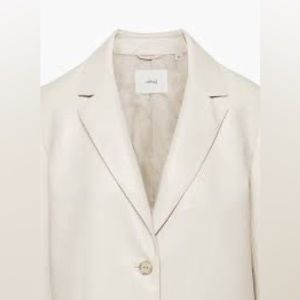 Aritzia White crepe Blazer size Large